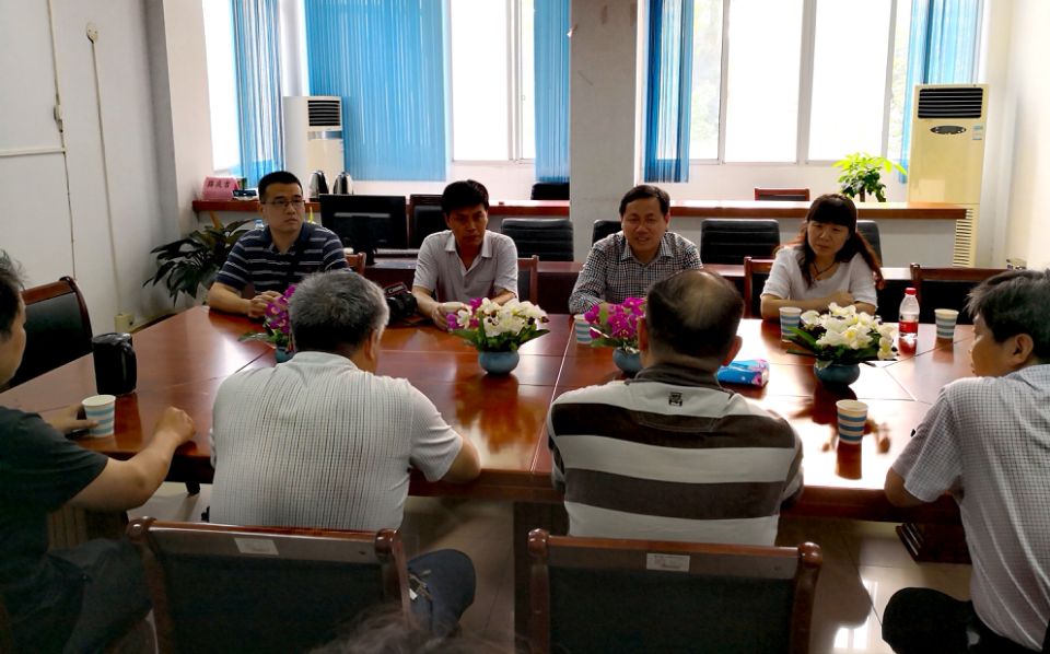 在南阳理工学院计算机与2026世界杯进行座谈交流